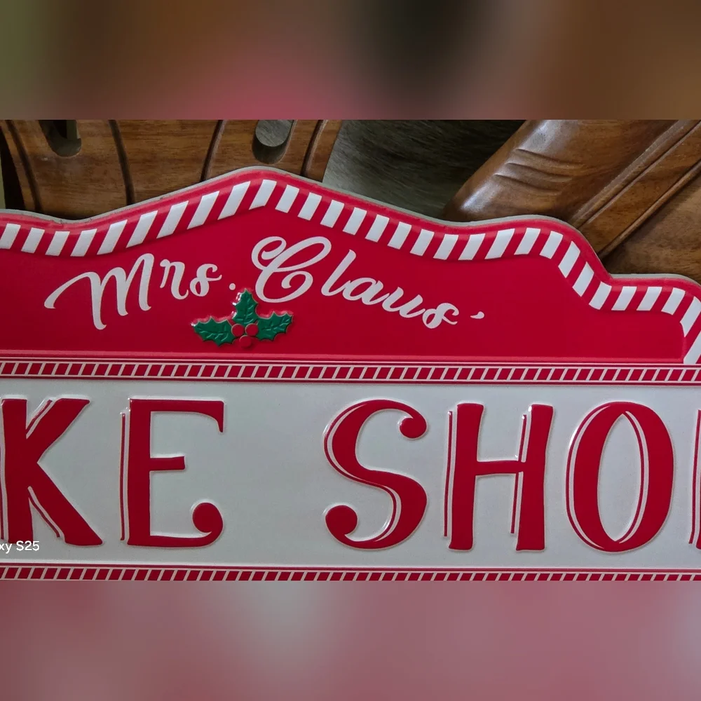 Hanna's Handiworks Mrs Claus BAKE SHOP Metal Sign Gingerbread Sweet Christmas